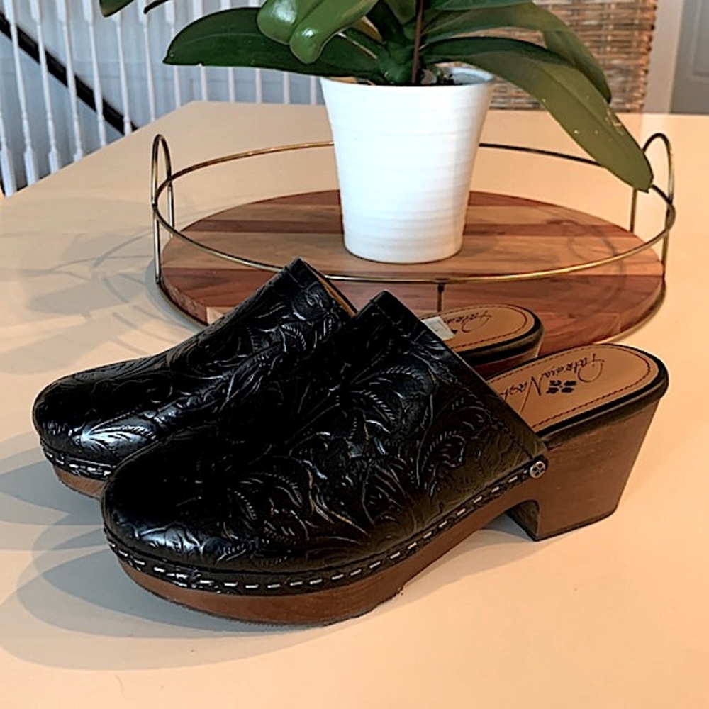 Patricia Nash Black Embossed Leather Clogs
